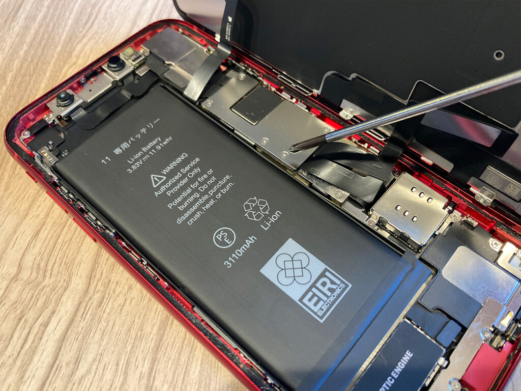 iPhone11のバッテリー交換_修理中