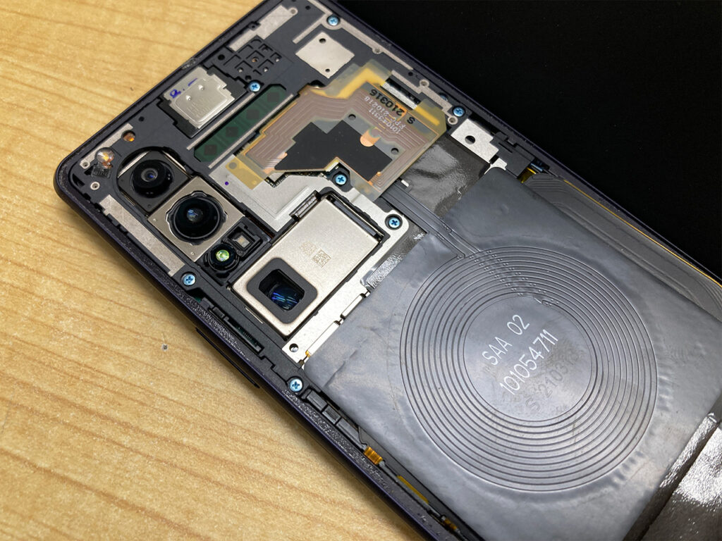 xperia 1 Ⅲの分解