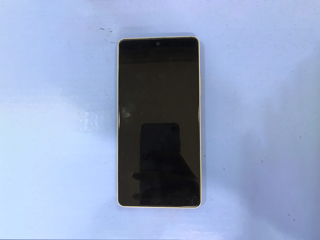 Xperia ACE Ⅲの充電口修理前