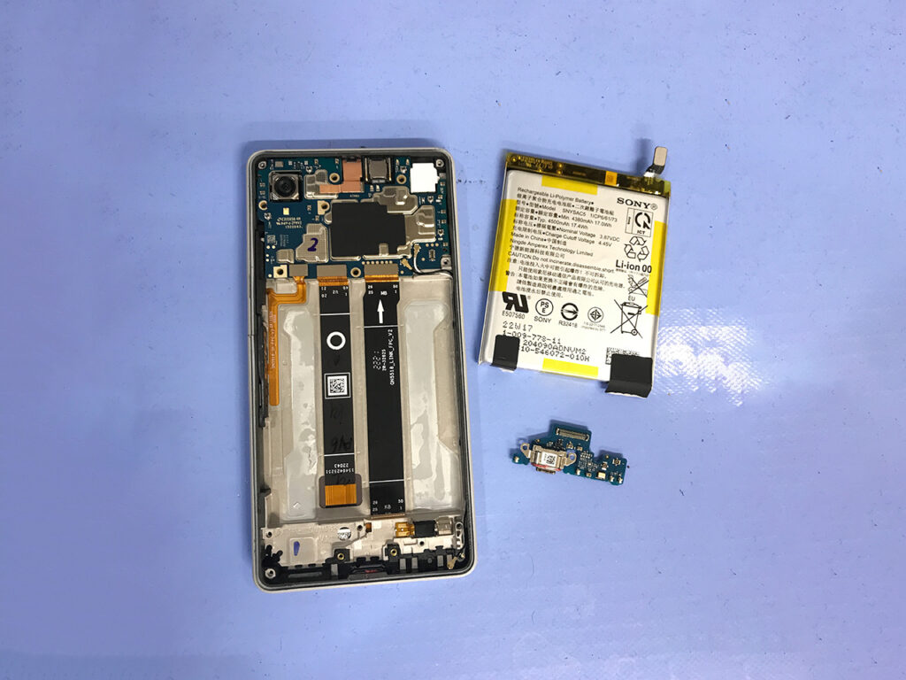 Xperia ACE Ⅲの分解2