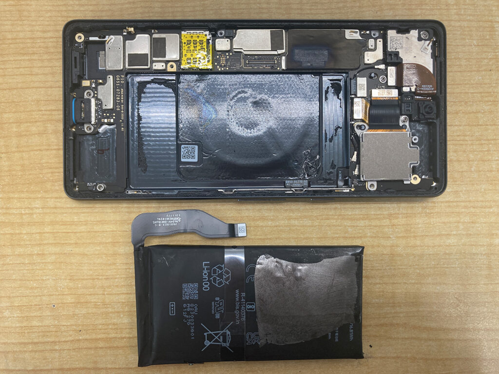 Google Pixel 6 バッテリー交換作業